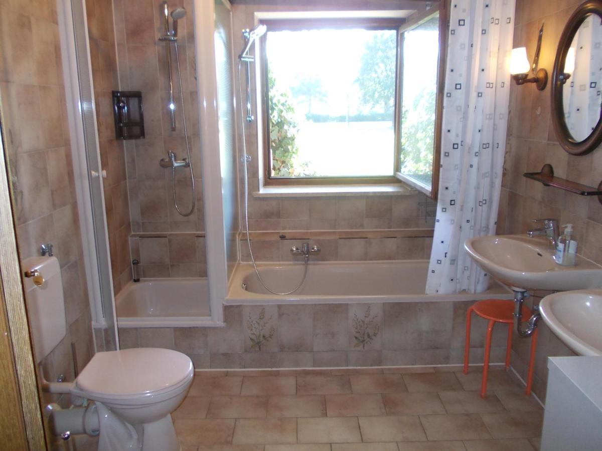 Xxl Apartment, 10 Beds, 4 Sleep-Rooms, 140Qm, 2 Wc, 2 Shower && Bruckmühl Esterno foto