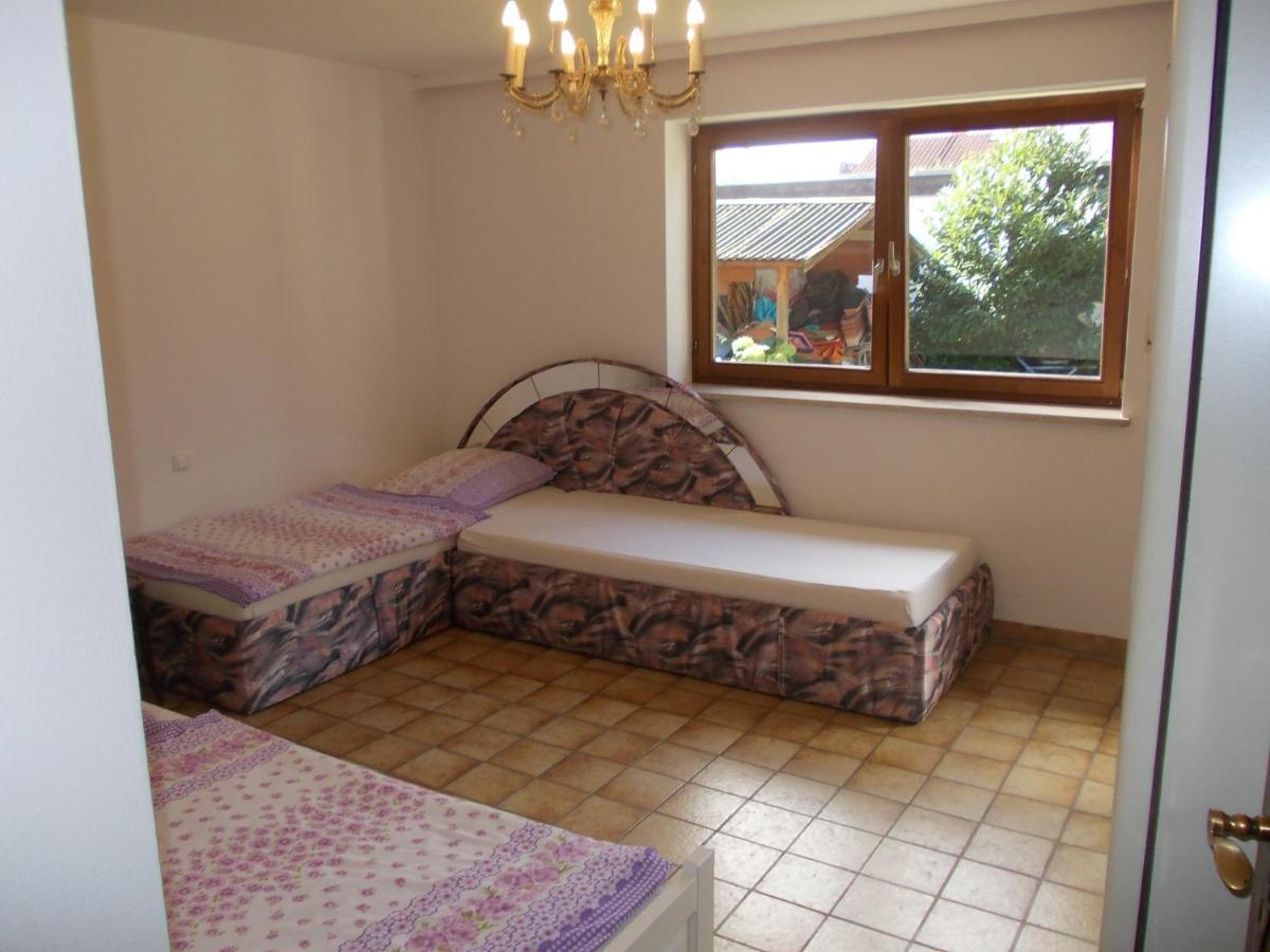 Xxl Apartment, 10 Beds, 4 Sleep-Rooms, 140Qm, 2 Wc, 2 Shower && Bruckmühl Esterno foto